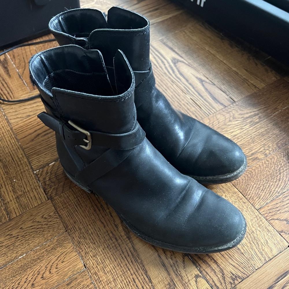 ECCO women’s black leather boots